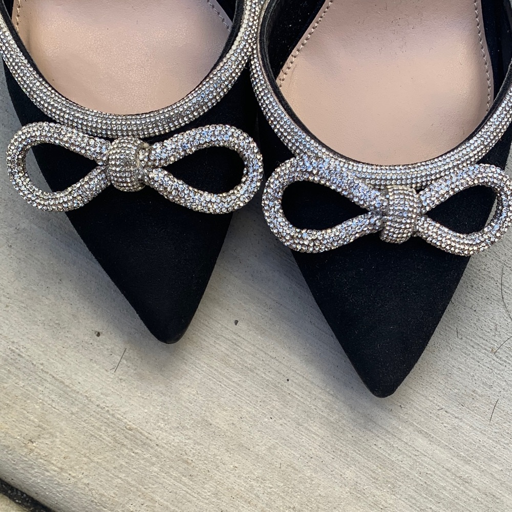 Kelly & Katie Black Heels with Silver Bow - Picture 4 of 4